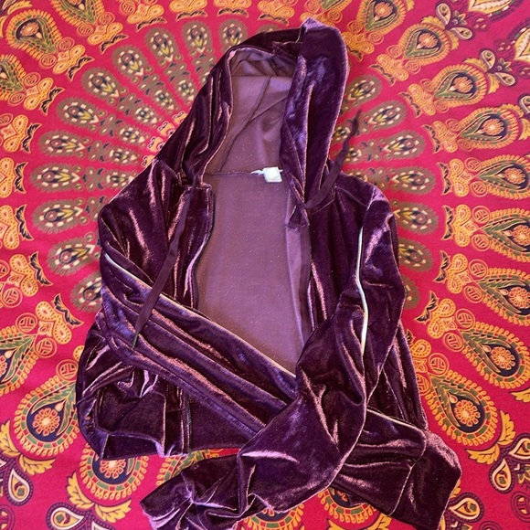 Velvet forever 21 cropped sweatshirt 💜 - Picture 5 of 7